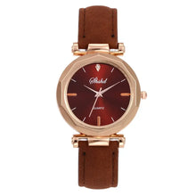 Cargar imagen en el visor de la galería, Fashion women's leather casual watch with brown PU strap, pink-gold dial, quartz movement, and vegan leather. Sleek and stylish design.
