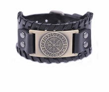 Cargar imagen en el visor de la galería, Retro wide leather bracelet featuring a pirate compass design, blending vintage charm with adventure-ready functionality.