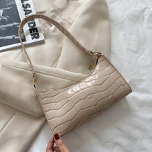 Cargar imagen en el visor de la galería, Elegant vegan leather shoulder bag with crocodile pattern, perfect for versatile style and sophistication. Ideal for office or evening wear.