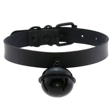 Cargar imagen en el visor de la galería, Black leather round pendant necklace with buckle closure, modern elegant design.
