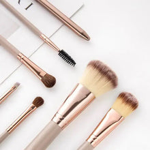 Charger l'image dans la galerie, OmyBrush brush kit featuring high-quality makeup brushes and a premium leather case for flawless application.