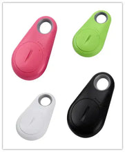 Cargar imagen en el visor de la galería, Colorful eThings Smart Mini GPS Trackers in pink, green, white, and black, ideal for tracking items and loved ones.
