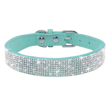 Cargar imagen en el visor de la galería, Sparkling turquoise collar for dogs and cats, adorned with rhinestones, adjustable for comfort and style.