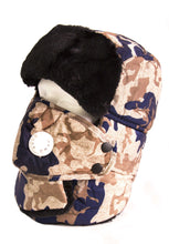 Charger l'image dans la galerie, Alex unisex camo trapper hat with faux fur and removable mask, polyester, winter wear for warmth and comfort, one size fits most.