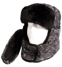 Charger l'image dans la galerie, Alex unisex ushanka trapper hat with faux fur and removable mask, camo pattern, windproof and cozy for cold weather.