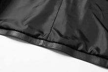 Cargar imagen en el visor de la galería, Close-up of the inside lining of a REED Men's Lambskin Leather Blazer, showcasing premium quality craftsmanship and durable soft-touch materials.