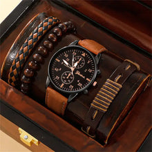 Charger l'image dans la galerie, Luxury men's watch and bracelet set with vegan leather strap and brown accents, featuring a quartz watch in an elegant box.