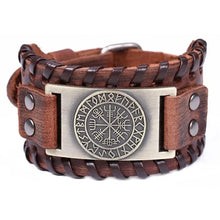 Cargar imagen en el visor de la galería, Retro wide leather pirate compass bracelet with vintage design, featuring a functional compass and unique symbols.