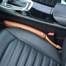 Cargar imagen en el visor de la galería, Brown PU leather seat gap filler in car, preventing items from slipping, made of vegan leather for a tidy and luxurious ride.