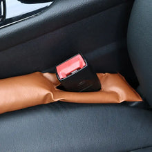 Cargar imagen en el visor de la galería, PU Leather Pad Seat Leakproof Filler in car seat gap preventing item loss, adds luxury and organization with vegan ecological leather.