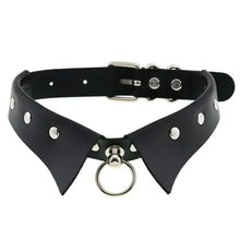 Cargar imagen en el visor de la galería, Black leather round pendant necklace with silver studs and clasp buckle.