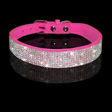 Cargar imagen en el visor de la galería, Sparkling pink dog collar with rhinestone accents for stylish pets