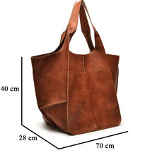 Cargar imagen en el visor de la galería, Retro Luxury Shoulder Bag in brown PU leather with dimensions 70x28x40 cm, vegan-friendly and stylish tote for everyday use.