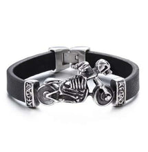 Cargar imagen en el visor de la galería, Men's black leather bracelet with metal motorcycle design, elegant and stylish accessory for parties and casual outings.
