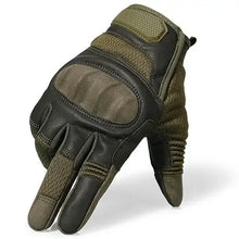 Cargar imagen en el visor de la galería, Touchscreen leather motorcycle gloves with a snug fit, offering comfort and control for easy navigation while riding.