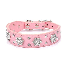 Cargar imagen en el visor de la galería, Pink leather pet collar with shiny rhinestones, adjustable size for puppies and cats, featuring stylish bowknot design.