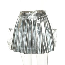 Cargar imagen en el visor de la galería, Silver pleated faux leather mini skirt with chic, sophisticated design.