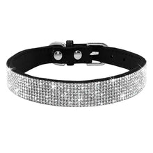 Cargar imagen en el visor de la galería, Sparkling rhinestone pet collar with adjustable leather strap for dogs and cats, combining style and comfort.