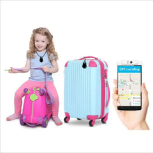 Cargar imagen en el visor de la galería, Child with luggage and smartphone showing GPS tracking, showcasing eThings Smart Mini GPS Tracker in use for safety and location.