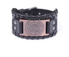 Cargar imagen en el visor de la galería, Retro wide leather pirate compass bracelet with vintage charm, featuring a decorative compass design, perfect for adventure seekers.