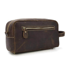 Cargar imagen en el visor de la galería, The Wanderer Toiletry Bag | Genuine Leather Toiletry Bag with durable design and spacious pockets for travel essentials.