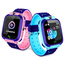 Cargar imagen en el visor de la galería, Children student wrist watch with GPRS LBS and safety features, available in pink and blue, showing time and date on screen.