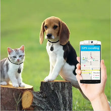Cargar imagen en el visor de la galería, Dog and cat with GPS trackers on collars, app showing real-time location tracking, ensuring security and connectivity for pets.