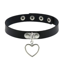 Cargar imagen en el visor de la galería, Alt Tag: black leather choker with heart pendant, adjustable buckle design for timeless elegance and modern sophistication