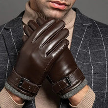 Charger l'image dans la galerie, Man wearing stylish men's winter leather gloves with cashmere lining, showcasing warmth and sophistication in cold weather fashion.