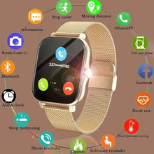 Load image into Gallery viewer, Alaya Watch - Multifunktions Topuhr with smart features including step count, heart rate, and WhatsApp notifications on gold mesh band.