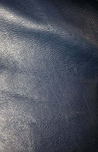 Cargar imagen en el visor de la galería, Close-up of a dark blue chrome tanned cowhide leather for crafts, showing texture and quality.
