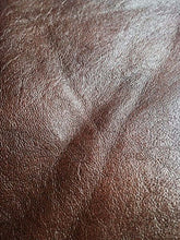 Charger l'image dans la galerie, Rich brown cow leather hide with a smooth finish, ideal for arts and crafts. Reed® Leather Hides offer various colors and sizes.