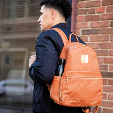 Charger l&#39;image dans la galerie, Brown Leather Carrier Backpack
