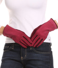 Charger l&#39;image dans la galerie, Lidy Leather Embroidered Comfortable Warm Snow Touch Screen Finger Gloves
