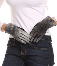 Charger l&#39;image dans la galerie, Kade Pixel Ombre Multi Colored Patterned Warm Touch Screen Winter Gloves
