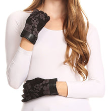 Charger l&#39;image dans la galerie, Liya Classic Warm Driving Touch Screen Capable Stretch Gloves Fleece Lined
