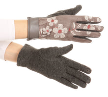Charger l&#39;image dans la galerie, Liya Classic Warm Driving Touch Screen Capable Stretch Gloves Fleece Lined
