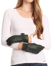 Charger l&#39;image dans la galerie, Liya Classic Warm Driving Touch Screen Capable Stretch Gloves Fleece Lined
