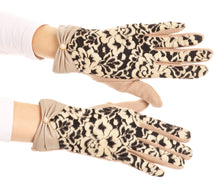 Charger l&#39;image dans la galerie, Liya Classic Warm Driving Touch Screen Capable Stretch Gloves Fleece Lined
