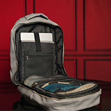 Charger l&#39;image dans la galerie, Grey Tumbled Leather Commuter Bag
