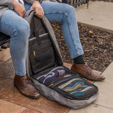 Charger l&#39;image dans la galerie, Grey Tumbled Leather Commuter Bag
