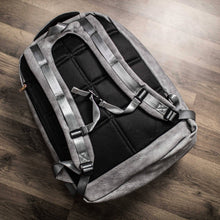 Charger l&#39;image dans la galerie, Grey Tumbled Leather Commuter Bag
