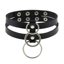 Cargar imagen en el visor de la galería, Black Leather Round Pendant Necklace
