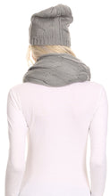 Charger l&#39;image dans la galerie, Olliey Long Wide Classic Cable Knit Fur Lined Infinity Scarf And Hat Set
