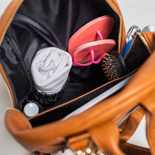 Charger l&#39;image dans la galerie, Brown Leather Carrier Backpack
