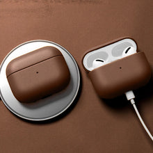 Cargar imagen en el visor de la galería, Genuine Leather Airpods Case
