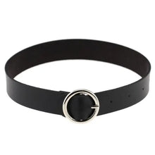 Cargar imagen en el visor de la galería, Black Leather Round Pendant Necklace
