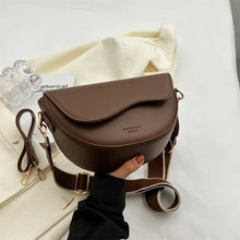 Cargar imagen en el visor de la galería, Small Leather Chain Shoulder Bag
