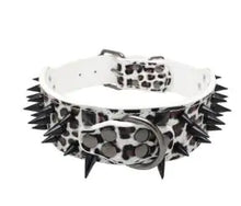 Cargar imagen en el visor de la galería, Spiked Studded Leather Collars
